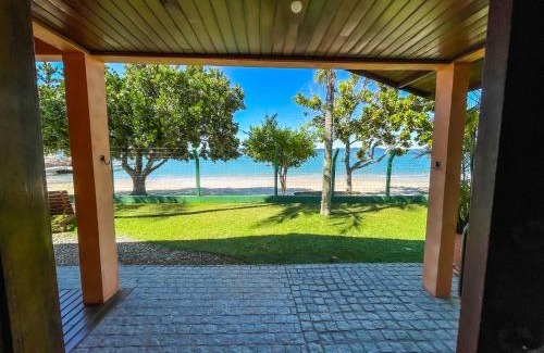 Governador Celso Ramos Hotel | Pousada Recanto das Flores: Oceanfront Oasis with Pool