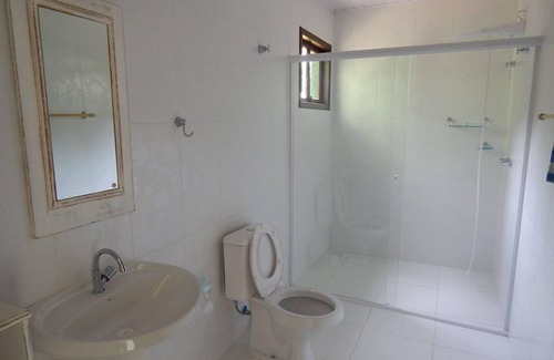 Vila da Gloria Hotel | Discover Pousada Recanto Indaiá: Pool, Spa & Family Fun