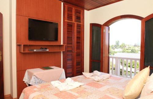 Vila Inglesa Hotel | Relaxing Getaway at Pousada Recanto Almeida - Rated 9.2/10