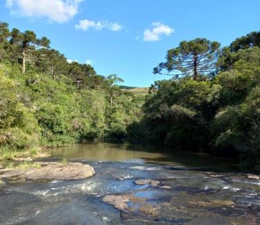 Sao Joaquim Cabin | Pet-Friendly Retreat at Pousada Recanto da Cascata