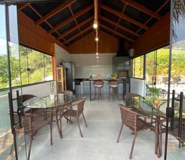 Alto Gasparinho House | Discover Pousada Recanto das Bromélias: Family-Friendly Getaway