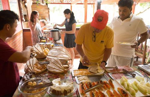 Ilha Grande House | Pet-Friendly Pousada Recanto dos Lima with Pool & Breakfast