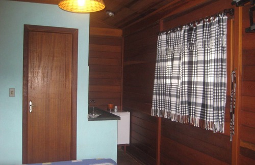 Tapirai Hotel | Exceptional Stay at Pousada Recanto dos Pinheiros with Pool & Spa