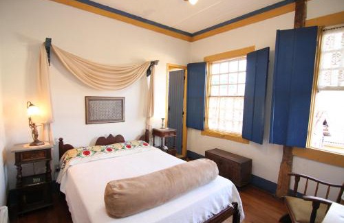 Diamantina Hotel | Inviting Pousada Relíquias do Tempo with Pool & Hot Tub