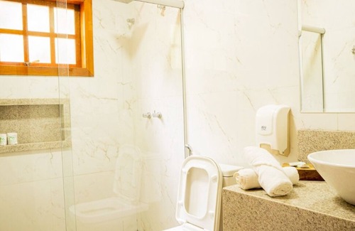 Pirenopolis Hotel | Relax at Pousada Renacer Park with Pool & Family Amenities
