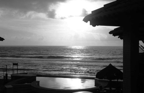 Ipitanga Hotel | Beachfront Pousada Restinga Apart Service Near Airport