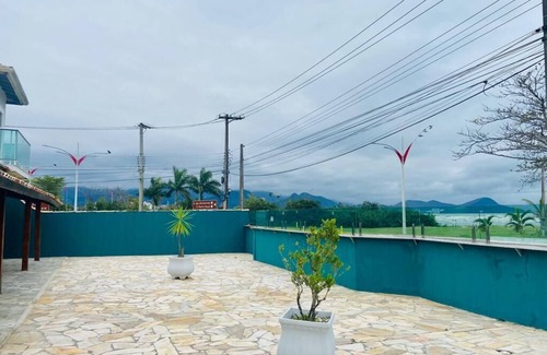 Caraguatatuba Hotel | Affordable Pousada Riviera: Pool, Breakfast & Family Fun