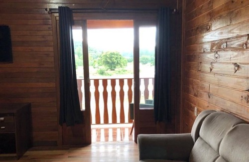 Grao Para Cabin | Pet-Friendly Pousada Rota do Corvo with Pool & Spa