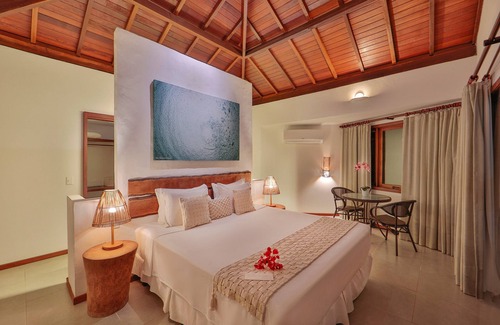 Porto de Pedras Hotel | Experience Pousada Samba Pa Ti with Pool & Dining Delights