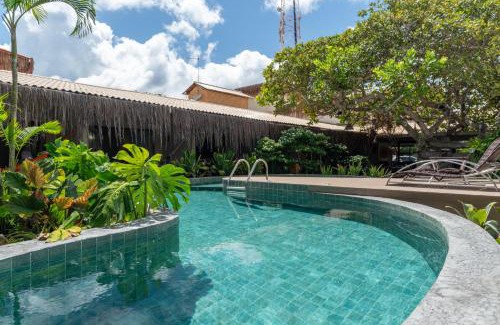 Praia do Frances Hotel | Pousada Sempre Graciosa: Enjoy Poolside Family Retreat