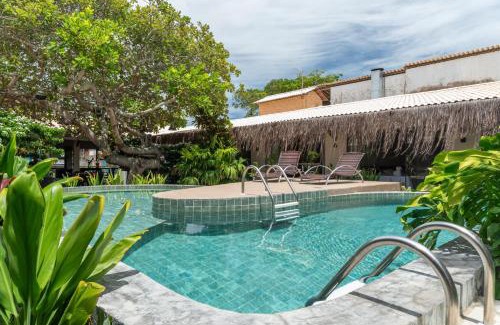 Praia do Frances Hotel | Pousada Sempre Graciosa: Enjoy Poolside Family Retreat