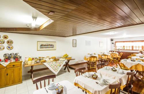 Jardim Andira Hotel | Family-Friendly Retreat at Pousada Serena - 8/10 Rated