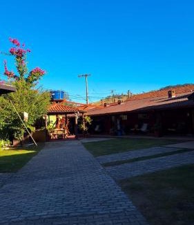 Sao Bento do Sapucai Hotel | Pet-Friendly Getaway at Pousada Serrano with Pool Access