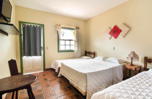 Cesar de Pina Hotel | Discover Pousada Serra Do Ouro: Pet-Friendly Retreat with Pool