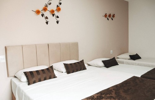 Nossa Senhora de Fatima Hotel | Discover Pousada Shalom Capitólio: Family-Friendly Retreat