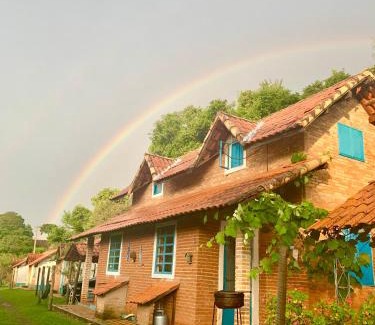 Sao Thome das Letras Hotel | Pet-Friendly Pousada Shangrilá São Thomé with High Ratings