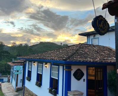 Ouro Preto Hotel | Relaxing Stay at Pousada Sinhá Olímpia with Pool & Pets