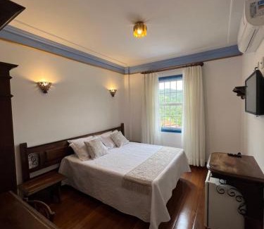 Ouro Preto Hotel | Relaxing Stay at Pousada Sinhá Olímpia with Pool & Pets