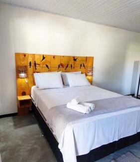 Caravelas House | Pet-Friendly Pousada Siriba with Ocean View & Pool