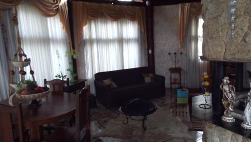 Vila Industrial Hotel | Pet-Friendly Retreat with Pool & Breakfast at Pousada Sitieto Voitov