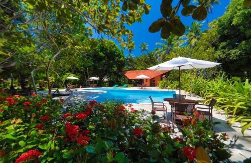 Praia dos Carneiros Hotel | Inviting Stay at Pousada Sitio da Prainha with Ocean Views
