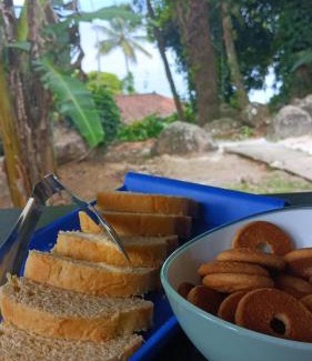 Praia de Aracatiba House | Seaside Escape at Pousada Sobre a Rocha with Pet-Friendly Perks