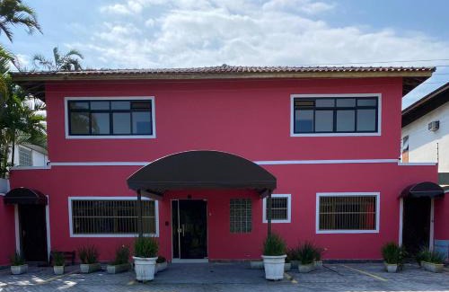 Jardim Virginia Hotel | Pet-Friendly Escape at Pousada Sol da Enseada Guarujá