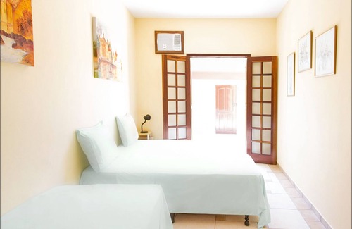 Guaruja Hotel | Discover Pousada Solarium: Ocean View & Inviting Pool