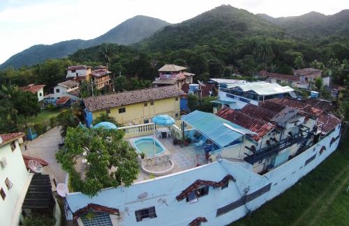 Trindade Hotel | Inviting Pousada Solstício De Verão with Pool & Hot Tub