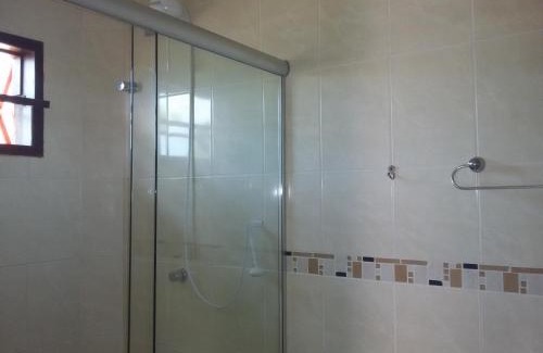 Centro Hotel | Pet-Friendly Pousada Som dos Pássaros with Pool & Play Areas