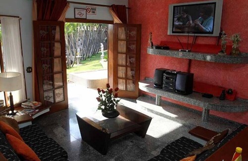 Sorocaba Hotel | Inviting Pousada Sorocaba: Family-Friendly with Pool