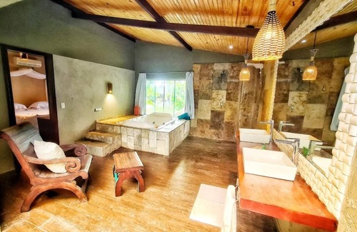 Touros Hotel | Relaxing Retreat at Pousada Spa dos Amores: Pool & Spa