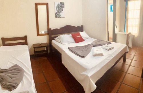 Rio das Ostras Hotel | Budget-Friendly Stay at Pousada Tartaruga with Pool Access