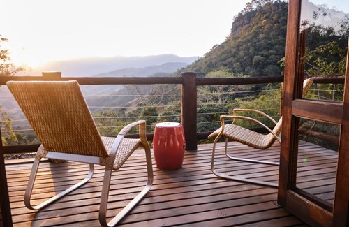 Sao Jose dos Campos Cabin | Discover Pousada Teto do Cafundó: Perfect Getaway with Hot Tub