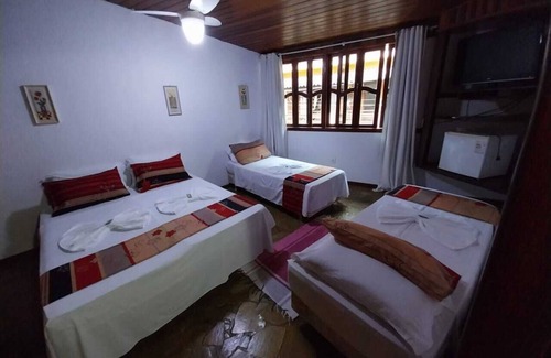 Jacuecanga Hotel | Convenient Stay at Pousada Toca do Cambú with Pool & Breakfast