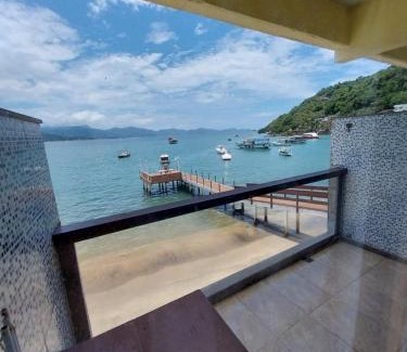 Jacuecanga House | Pet-Friendly Toca do Cambu with Ocean Views and Pool