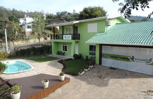 Tres Coroas Hotel | Discover Pousada Três Coroas: Pet-Friendly Oasis with Pool