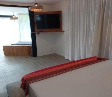 Jardim Philadelphia Hotel | Oceanfront Pousada Trem Chic with Spa & Pool Amenities
