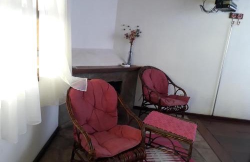 Goncalves Hotel | Pet-Friendly Pousada Trem das Cores with Hot Tub & Pool