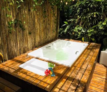 Paranagua Hotel | Oceanfront Retreat at Pousada Treze Luas - Rated 8.6/10