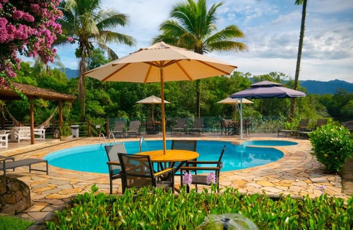 Barra do Una Hotel | Pousada Una: Ocean View Retreat with Pool and Hot Tub