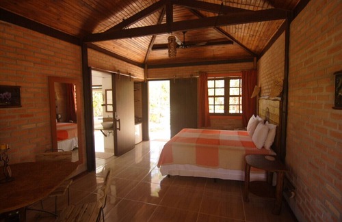 Cavalcante Hotel | Idyllic Pousada Vale das Araras with Pool & Spa Amenities