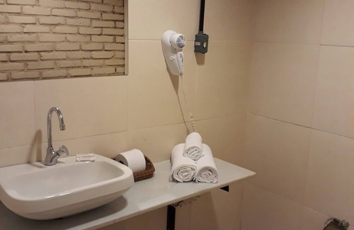 Chacara Paraiso Hotel | Idyllic Pousada Vale das Flores with Pool & Spa Amenities