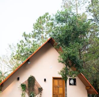 Lavrinhas Hotel | Relax at Pousada Vale das Orquídeas with Family-Friendly Amenities