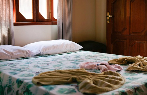 Sana Hotel | Relaxing Getaway at Pousada Vale do Luar with Pool & Spa