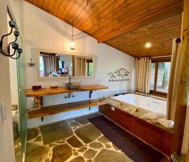 Sao Francisco Xavier Hotel | Delightful Pousada Varandas da Mantiqueira with Hot Tub