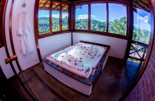 Goncalves Hotel | Inviting Pousada Vida Verde with Pool and Hot Tub Access