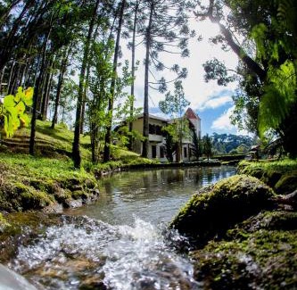 Goncalves Hotel | Inviting Pousada Vida Verde with Pool and Hot Tub Access