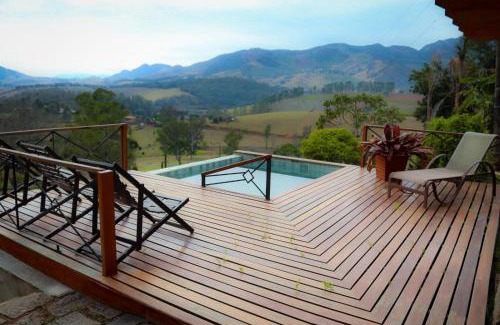 Brazopolis Hotel | Discover Pousada Vidinha Bela: Oceanfront Retreat with Spa