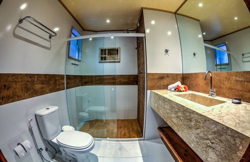 Itacare Hotel | Experience Pousada Vila do Dengo: Ocean Views & Spa Amenities